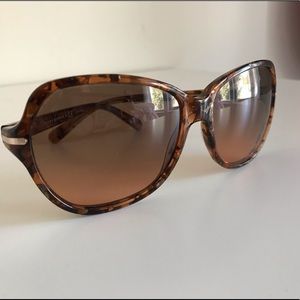 Tory Burch sunnies NWOT